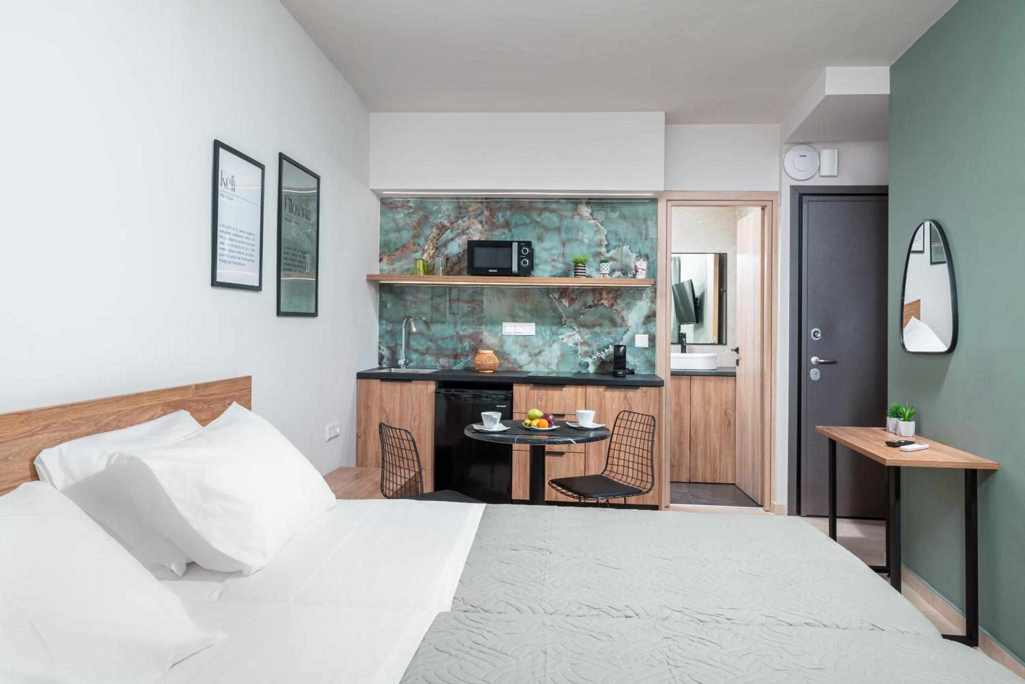 Makas Suites Hersonissos  Exterior photo